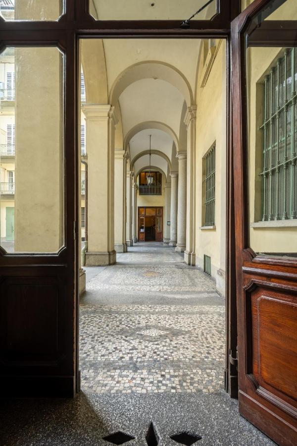 Moleloca - Sotto Il Portico *